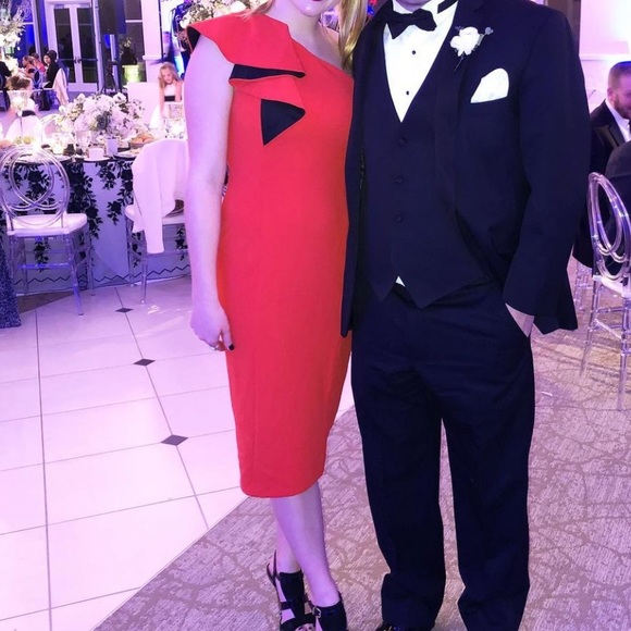 Red formal dress - Picture 5 of 6